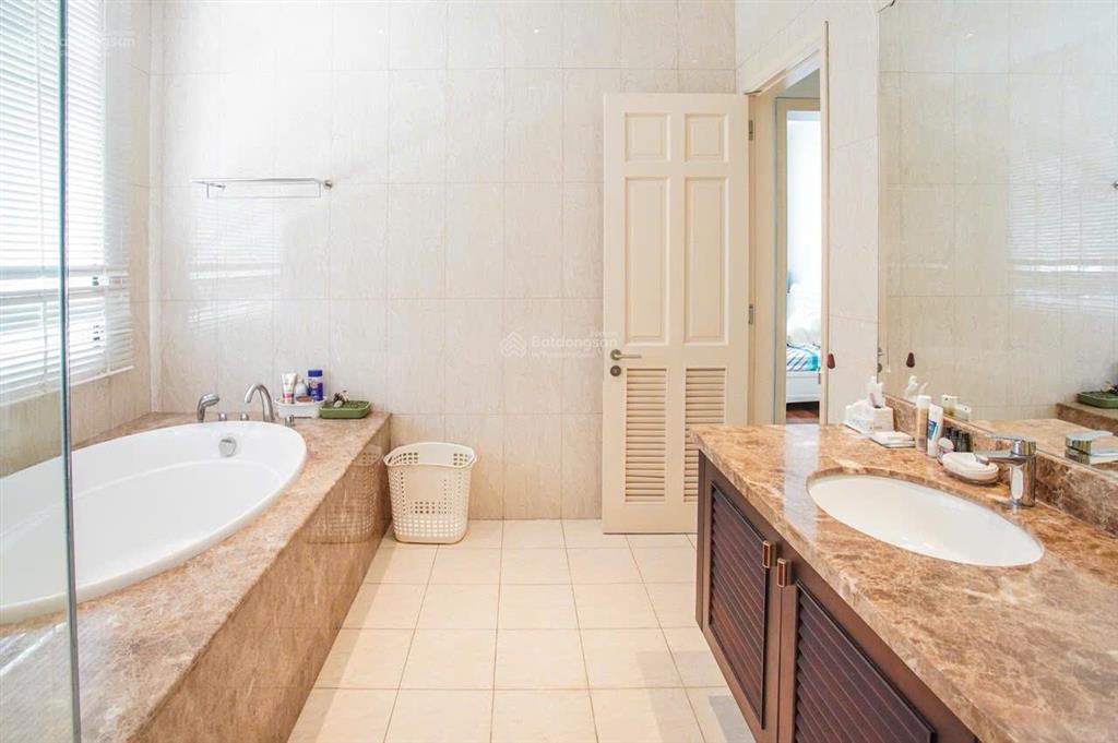 Biệt thự làng đại học khu ac , dt 10x25. hầm 1 trệt 3 lầu. dt sàn 750m2. giá40tr/th