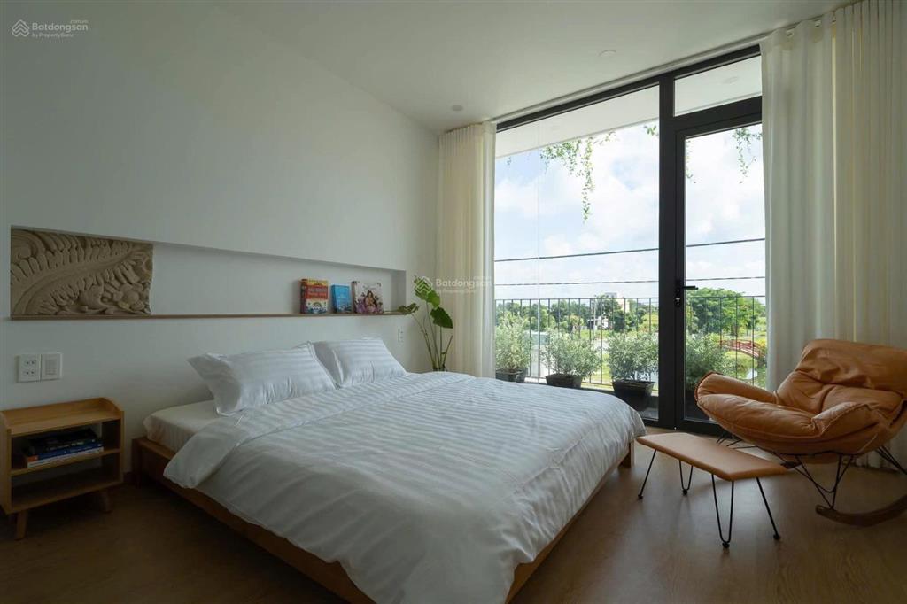 Bán nhà làng đại học abc, dt 5x20m, 5 lầu. 19 phòng. full nội thất. thu nhập 76tr/tháng. 16 tỷ