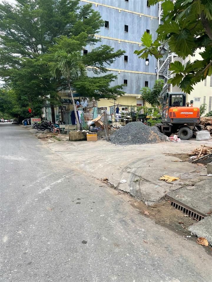 Bán đất sổ đỏ làng đại học khu ac, xã phước kiển, nhà bè, dt 5x25 gpxd hầm 5 lầu. giá 9,9 tỷ