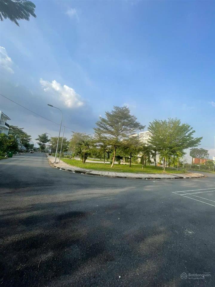 Bán đất sổ đỏ góc 2 mặt tiền khu dân cư lập phúc,lê văn lương,dt 6x20,9 . đg 16m . giá  8,5 tỷ