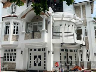 Cho thuê nhà hẻm nguyễn văn hưởng, 20x18m, 1 trệt, 2 lầu, 6pn, 5wc, nhà đẹp, 90tr/th
