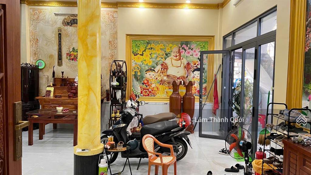 Bán nhà 42/3 lã xuân oai, 12x26, 3 lầu, có thang máy, 3 mặt tiền, đang cho thuê 100tr/t, 26 tỷ