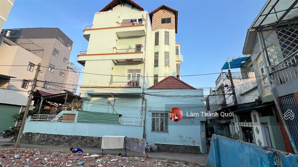 Bán nhà 42/3 lã xuân oai, 12x26, 3 lầu, có thang máy, 3 mặt tiền, đang cho thuê 100tr/t, 26 tỷ