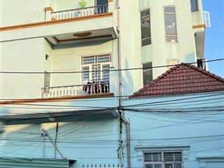 Bán nhà 42/3 lã xuân oai, 12x26, 3 lầu, có thang máy, 3 mặt tiền, đang cho thuê 100tr/t, 26 tỷ