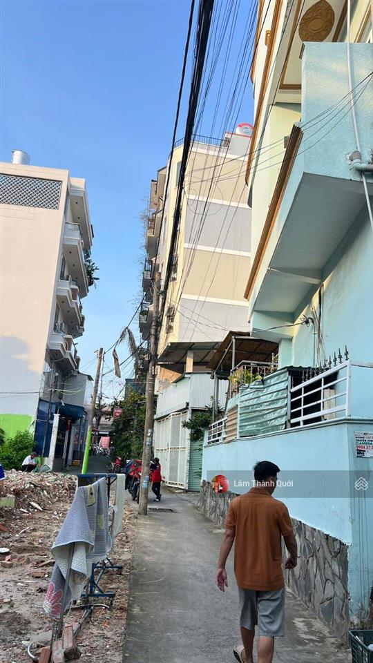 Bán nhà 42/3 lã xuân oai, 12x26, 3 lầu, có thang máy, 3 mặt tiền, đang cho thuê 100tr/t, 26 tỷ