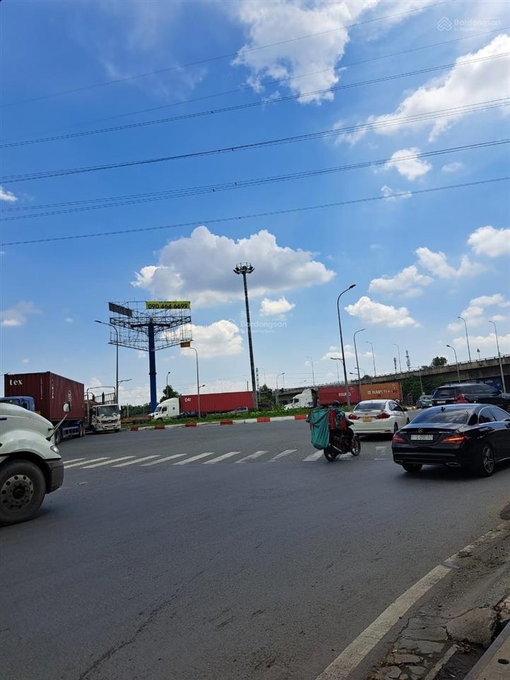 Bán lô đất hiếm 67m2 ở đường 827, phú hữu, quận 9, giá sốc 5,6 tỷ