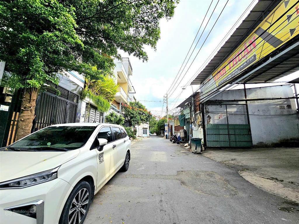 Bán lô đất hiếm 67m2 ở đường 827, phú hữu, quận 9, giá sốc 5,6 tỷ