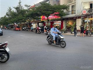 Bán nhà 1 trệt 2 lầu mặt tiền kinh doanh sầm uất gần chợ lý văn sâm, gần đồng khởi phường tam hiệp