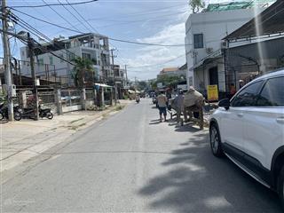 Cần bán nhà 3 mặt tiền gần nhà thờ bùi thượng, gần bv đa khoa đường 6m giá bán 3,3 tỷ, dt 5x23,5m