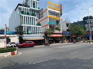 Cần bán nhà 1 trệt 4 lầu mặt tiền kinh doanh đồng khởi gần bệnh viện đa khoa đồng nai dt 8,4x24m