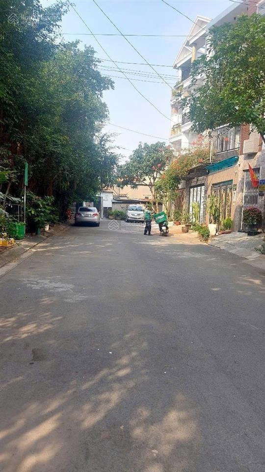 Nhà khu hưng phú, đường nhựa đối diện khu giga mall