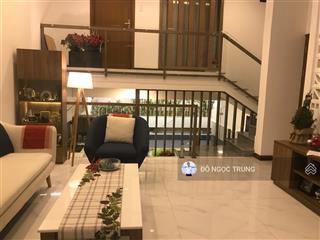 Bán căn nhà đẹp có hồ bơi đường khuê mỹ đông 15, đà nẵng. gần biển hồ xuân hương, cho thuê rất tốt