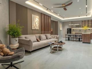 Bán căn hộ m8 pmh q7 81m, 9 tỷ (bao gồm 5%), hđt 28tr/tháng