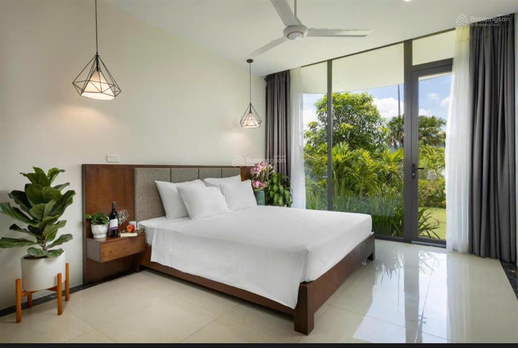 Bán biệt thự ivory 400 m2 sẵn sổ đỏ, full nội thất, cần tiền bán gấp