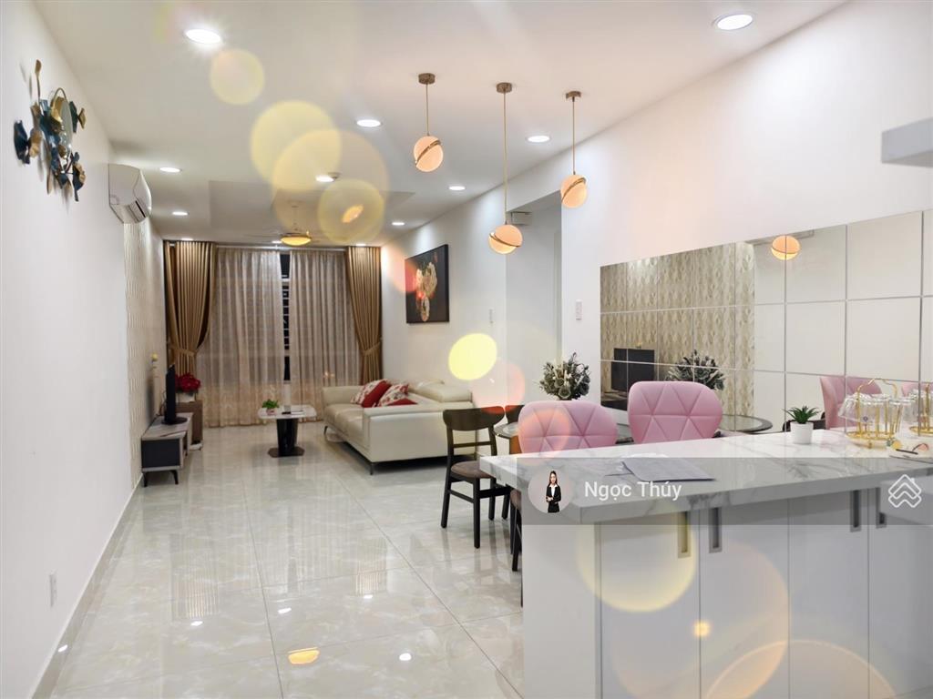 Chỉ duy nhất 1 căn 2pn 94m2 nội thất sang trọng  cần bán  giá chỉ chưa đến 39 triệu/m2