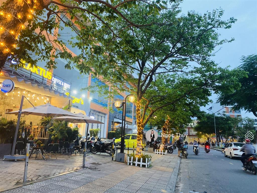 Chỉ duy nhất 1 căn 2pn 94m2 nội thất sang trọng  cần bán  giá chỉ chưa đến 39 triệu/m2