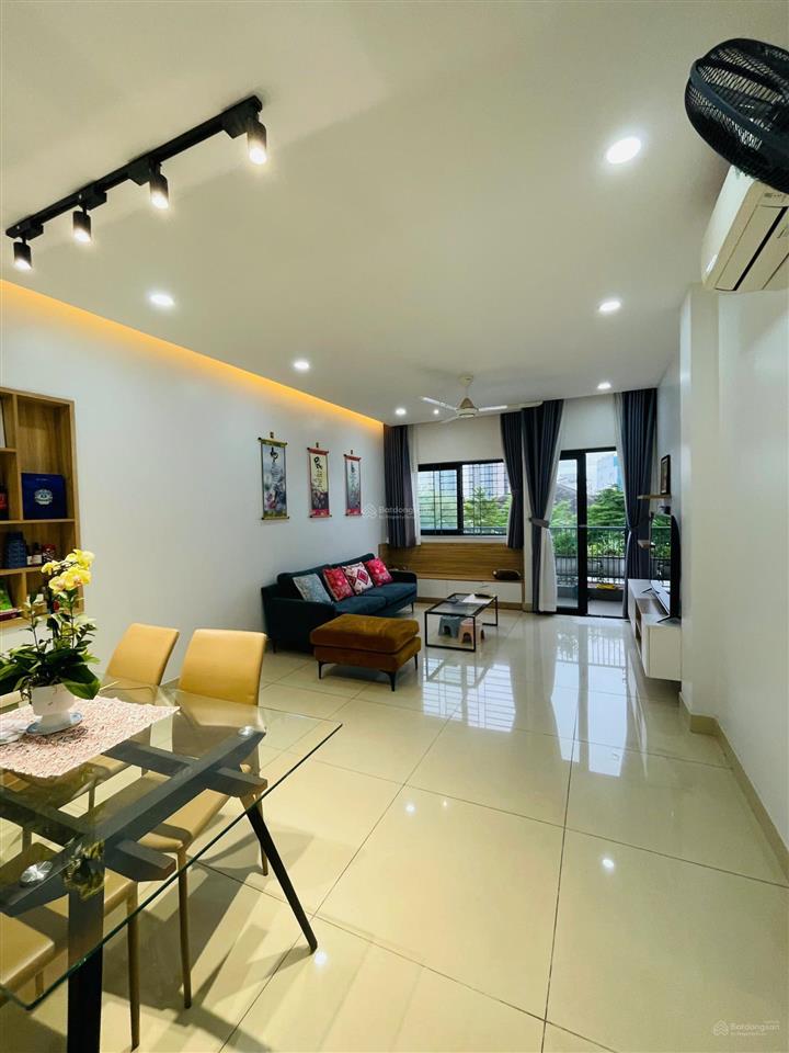 Chủ nhà cần bán căn nhà 4 lầu thang máy đẹp, giá tốt 0902 454 ***