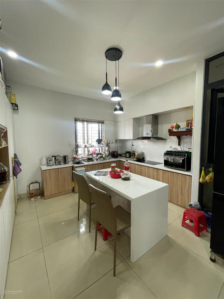Chủ nhà cần bán căn nhà 4 lầu thang máy đẹp, giá tốt 0902 454 ***