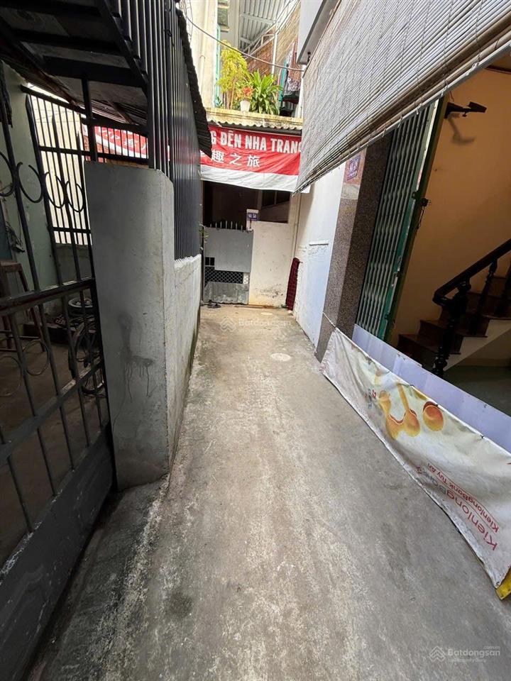 Bán nhà chỉ 1tỷ5 hẻm 2/4 vĩnh phước nha trang gần biển hòn chồng