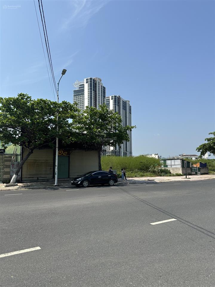 Lô đất đường phạm văn đồng vĩnh hoà nha trang. xây dựng được 16 tầng  giá 72 triệu/m2