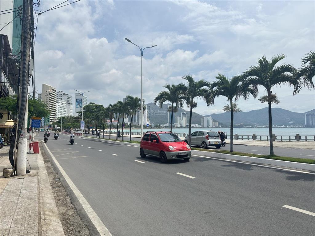 Lô đất nhìn trực diện biển hòn chồng, vĩnh phước, nha trang  237,6m2 ngang 10m  giá 220 tr/m2