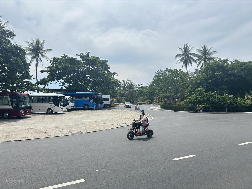Lô đất nhìn trực diện biển hòn chồng, vĩnh phước, nha trang  237,6m2 ngang 10m  giá 220 tr/m2