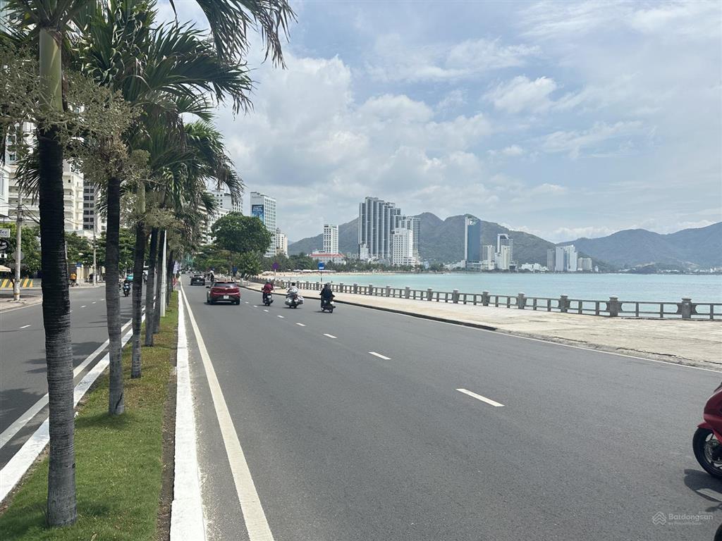 Lô đất nhìn trực diện biển hòn chồng, vĩnh phước, nha trang  237,6m2 ngang 10m  giá 220 tr/m2