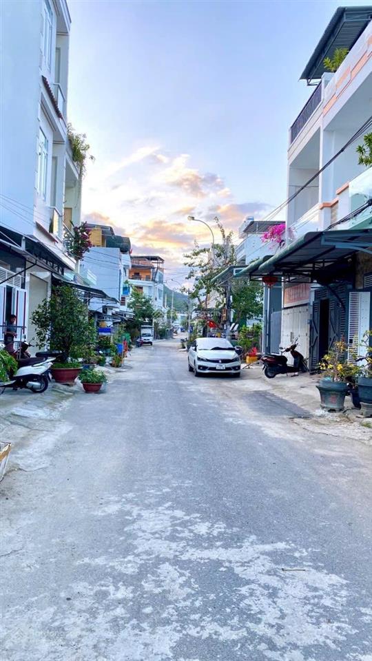 Lô đất đường hồ sỹ dương, hòn xện, phường bắc nha trang 60m2 ngang 4m giá 3,3 tỷ