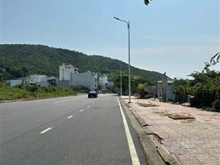 Đất mặt tiền phạm văn đồng  kđt vĩnh hoà  bắc nha trang  291,3 m2  giá chỉ 70 triệu/m2