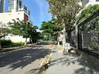 Lô biệt thự đường huỳnh văn nghệ, kđt vĩnh hoà, p. bắc nha trang  245,5m2 ngang 10m  giá 49tr/m2