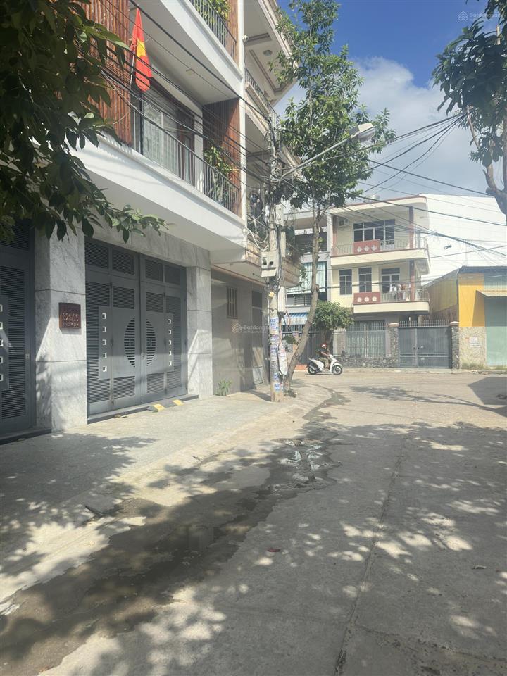 Nhà 2 tầng đường 10m, vĩnh hải, đối diện sos, cách 2/4 chỉ 30m  110m2 ngang 5m  giá 7,15 tỷ