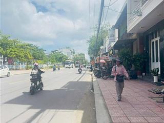 Bán nhà 3 tầng đẹp đường điện biên phủ, phường bắc nha trang  74m2 ngang 5m  giá 11,8 tỷ