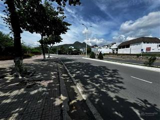 Mặt tiền phạm văn đồng  kđt vĩnh hoà, phường bắc nha trang  334,1 m2  giá 72 triệu/m2