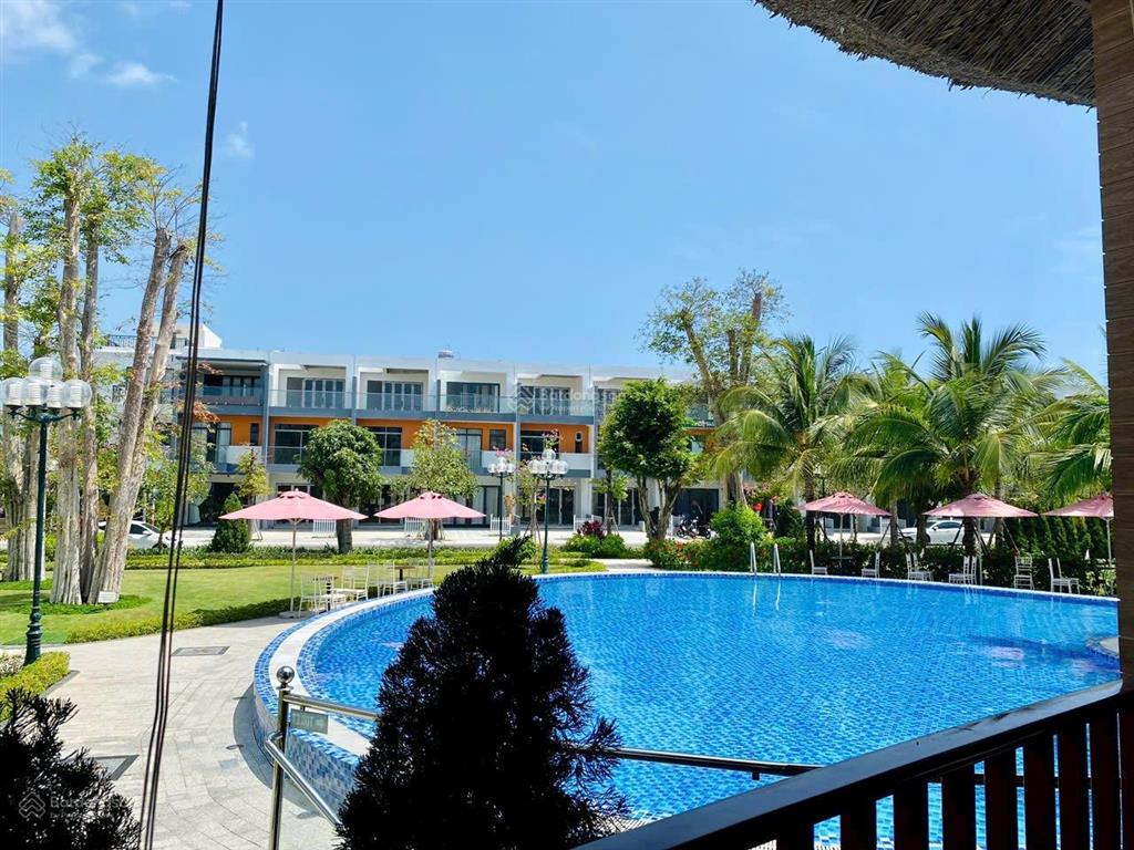 Căn thô gói 8 the capella nha trang đường rộng 27m giá tốt chỉ 6.4 tỷ