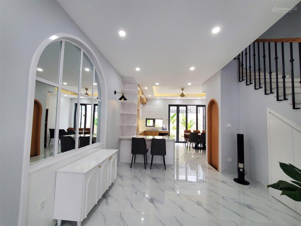 Bán nhà gói 8 the capella nha trang đầy đủ nội thất cao cấp gần hồ bơi giá 8.2 tỷ