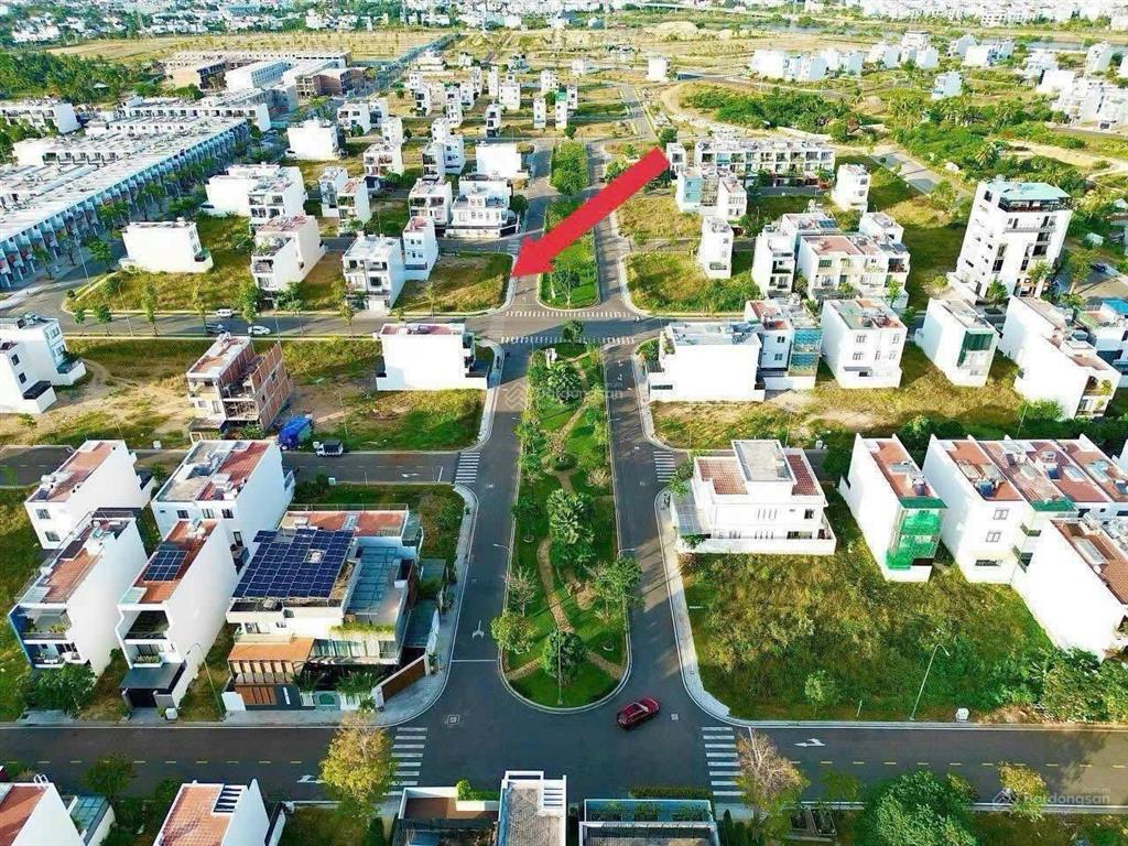 Lô đông nam gói 7 đối diện công viên hạ bán nhanh chỉ 5.7 tỷ bao hết 0906 462 ***