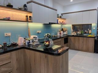 Gói 8 mỹ gia căn hướng đông gần hồ bơi giá 8.3 tỷ (đầy đủ nội thất)