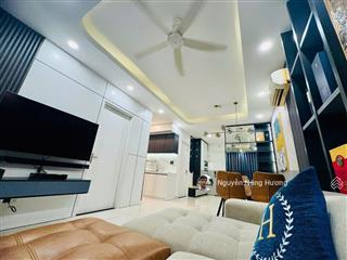 Chính chủ gởi bán căn góc tầng 16  dt 68m2 gồm 2pn 2wc  nội thất cao cấp