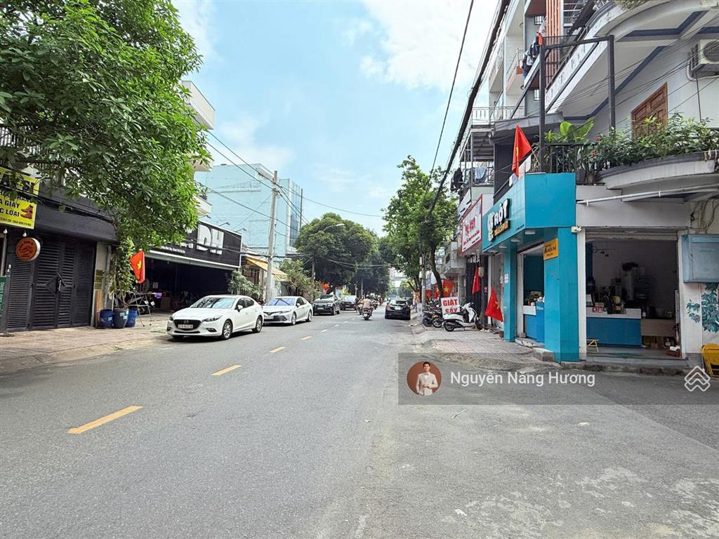 Góc 2 mặt tiền đ. hàn thuyên làng đại học thủ đức dt 220m2 (ngang 16 x 18.5m) hđt 50 tr/tháng