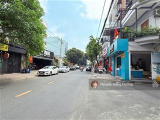Góc 2 mặt tiền đ. hàn thuyên làng đại học thủ đức  dt 220m2 (ngang 16 x 18.5m)  hđt 50 tr/tháng