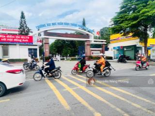 Chính chủ bán nhà mặt tiền đối diện đại học ngân hàng  diện tích ngang 5.2m dài 14.7m vuông đẹp