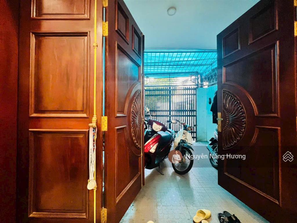 Nhà mặt tiền đường 6 linh tây  2 tầng đúc btct  dtsd 123m2 nội thất đầy đủ giá chỉ 7,8 tỷ