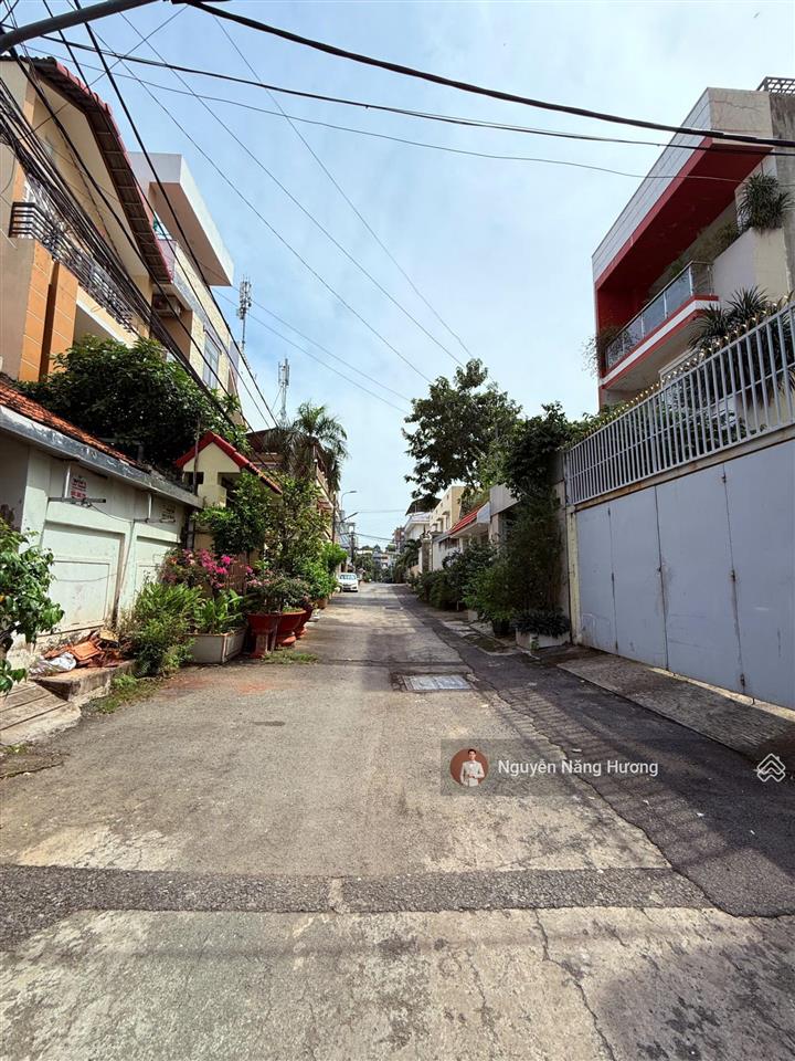 Tòa nhà chdv 5 tầng hxt ngay mt lê văn việt  sẵn 46 phòng dtsd 1000m2  thu nhập 200 triệu/tháng