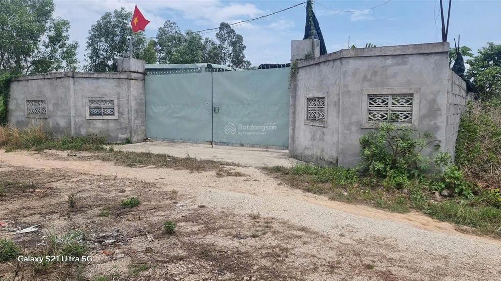 Bán gấp! 1.250m2 có sẵn xưởng, nhà sổ riêng, chỉ 2,2 tỷ