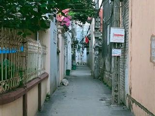 Bán nhanh mảnh đất thổ cư la phù có sẵn nhà cấp 4 đabg cho thuê 4tr 1 tháng
lô góc 2 mặt tiền đường