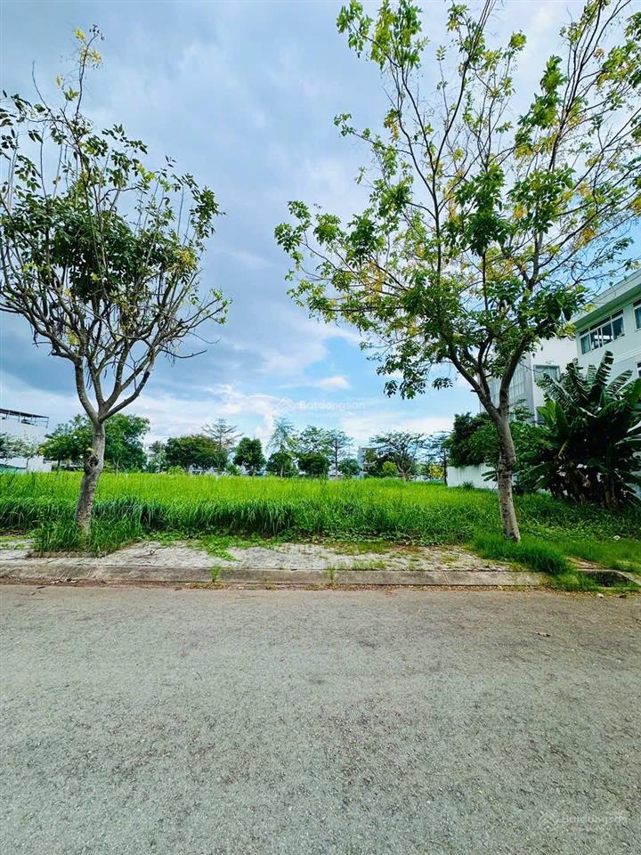 Đất nền biệt thự kdc phú xuân  vạn phát hưng dt 240m2(10x24) giá siêu tốt 52tr/m2, view rạch