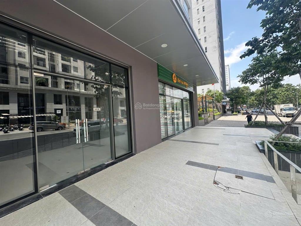 Cho thuê shophouse khối đế50tr 130m2 sunrise riverside  đường chính lớn vị trí vip 0909 113 ***