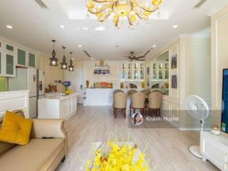 Cho thuê căn hộ 3 phòng ngủ vinhomes central park, 135.2m2 view sông.  0901 692 ***