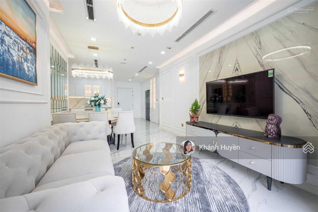 Cho thuê căn hộ 2pn vinhomes central park 90m2 phòng khách rộng view thoáng giá tốt.  0901 692 ***