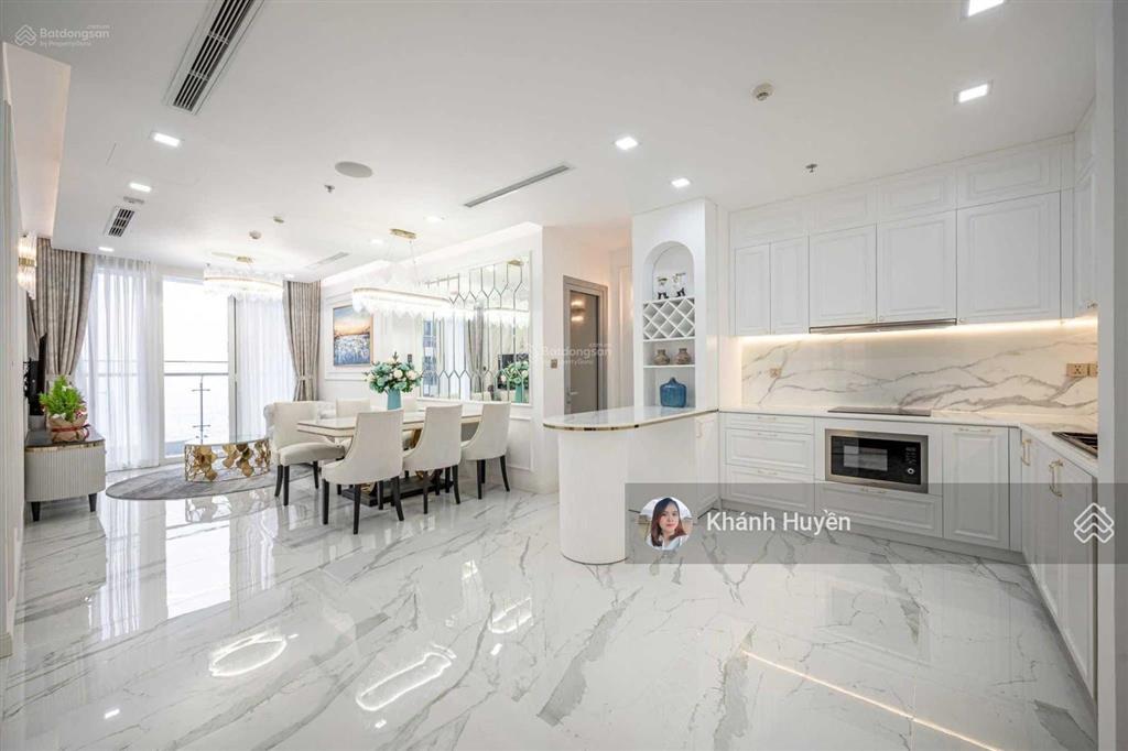 Cho thuê căn hộ 2pn vinhomes central park 90m2 phòng khách rộng view thoáng giá tốt.  0901 692 ***